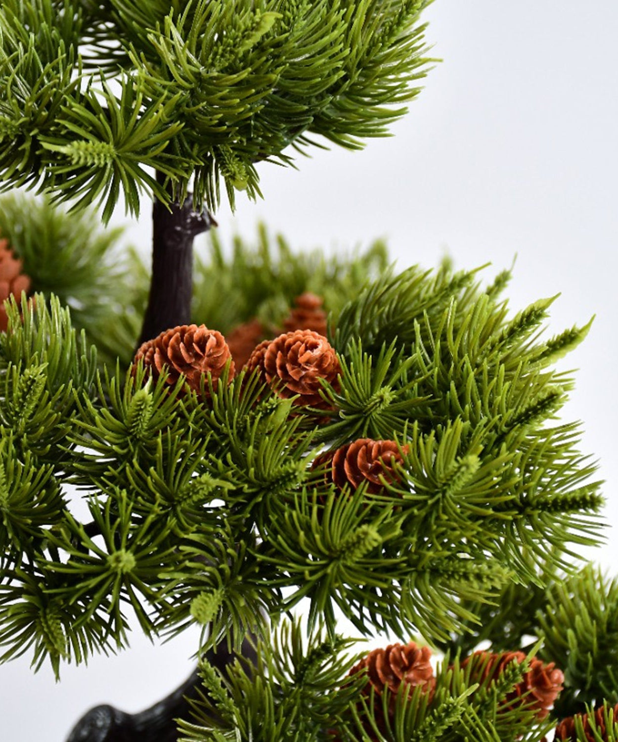 Artificial potted plant with square base