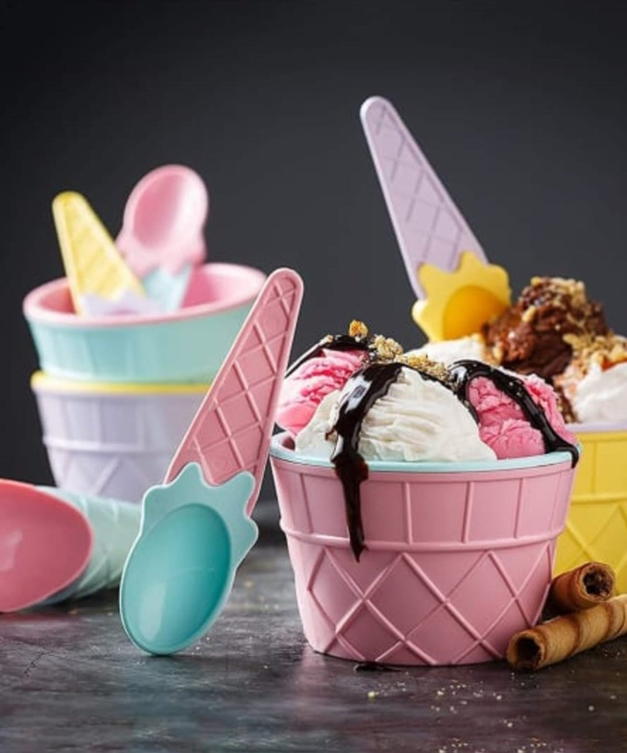 Brown box with ice cream bowls