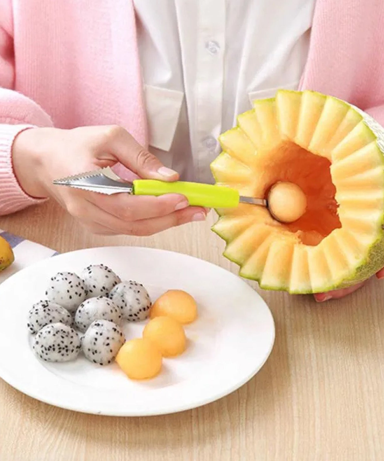 Spherical dig ball scoop