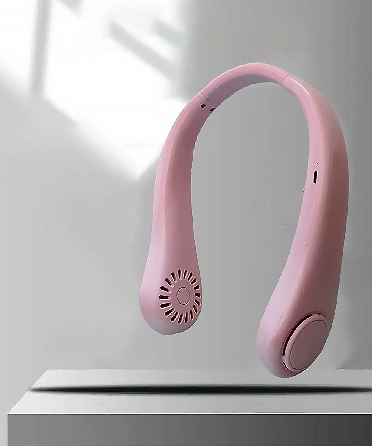 Portable Neck Fan: Holiday Hands Free Bladeless Neck Fan, 360° Cooling Hanging Fan, USB Rechargeable Personal Neck Fan, Wearable Neck Fan Suitable for Traveling