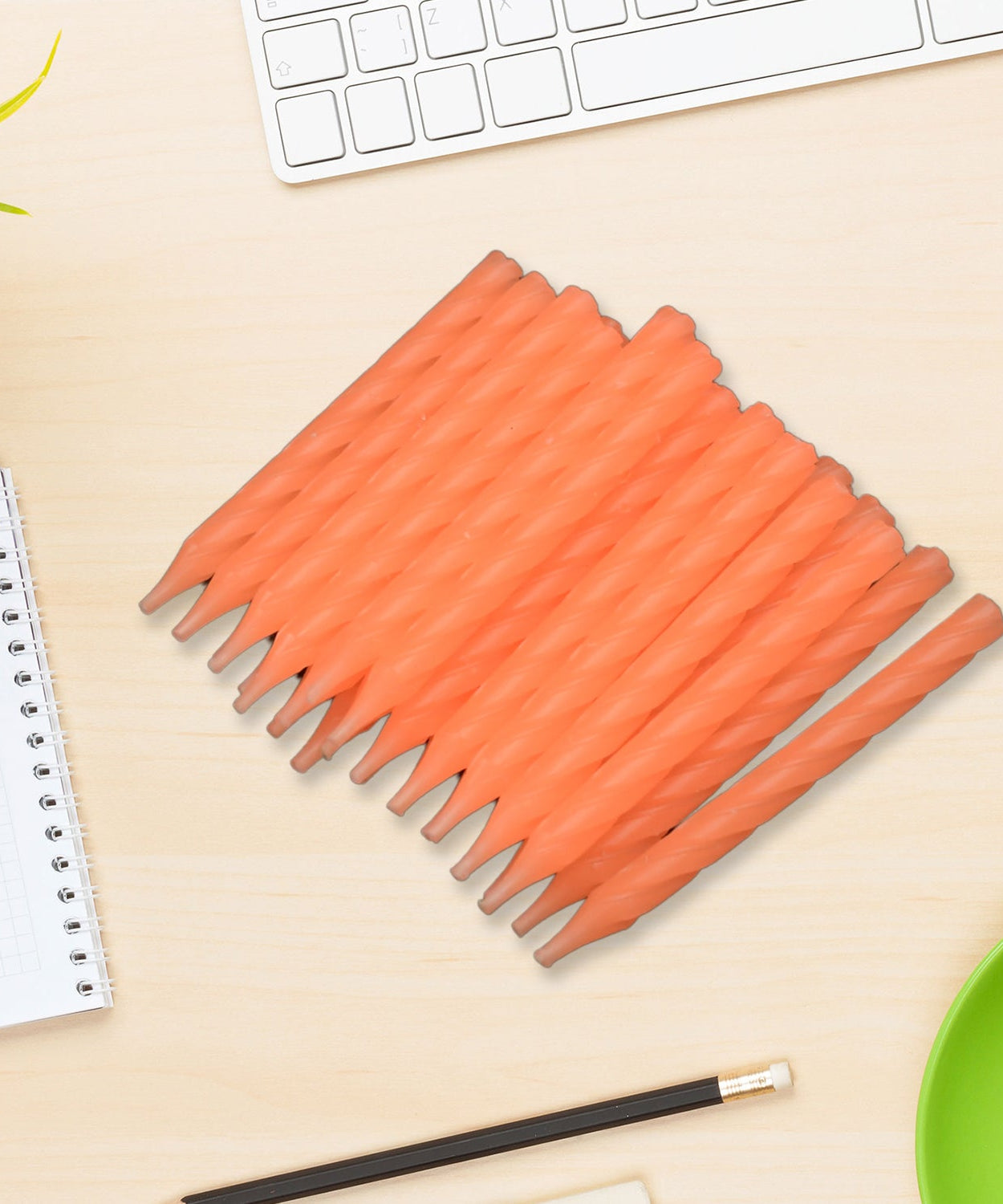 Birthday party candles, 24-pack.