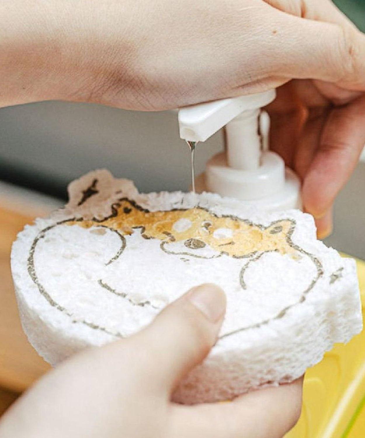 Cartoon sponges for dishwashing, compressed wood pulp