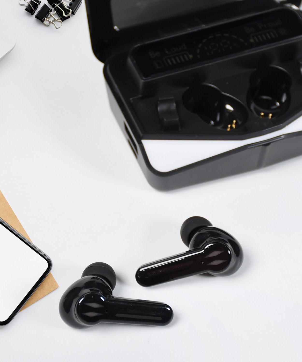 Bluetooth gaming headset with lighting