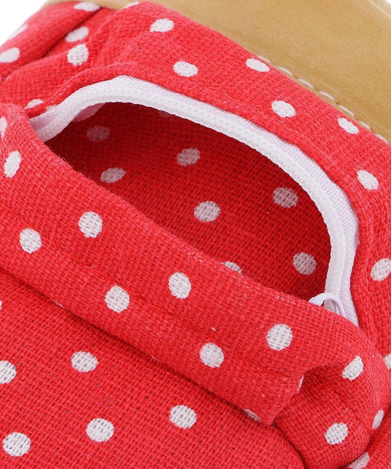 Cosmetic pouch with zip for boys and girls