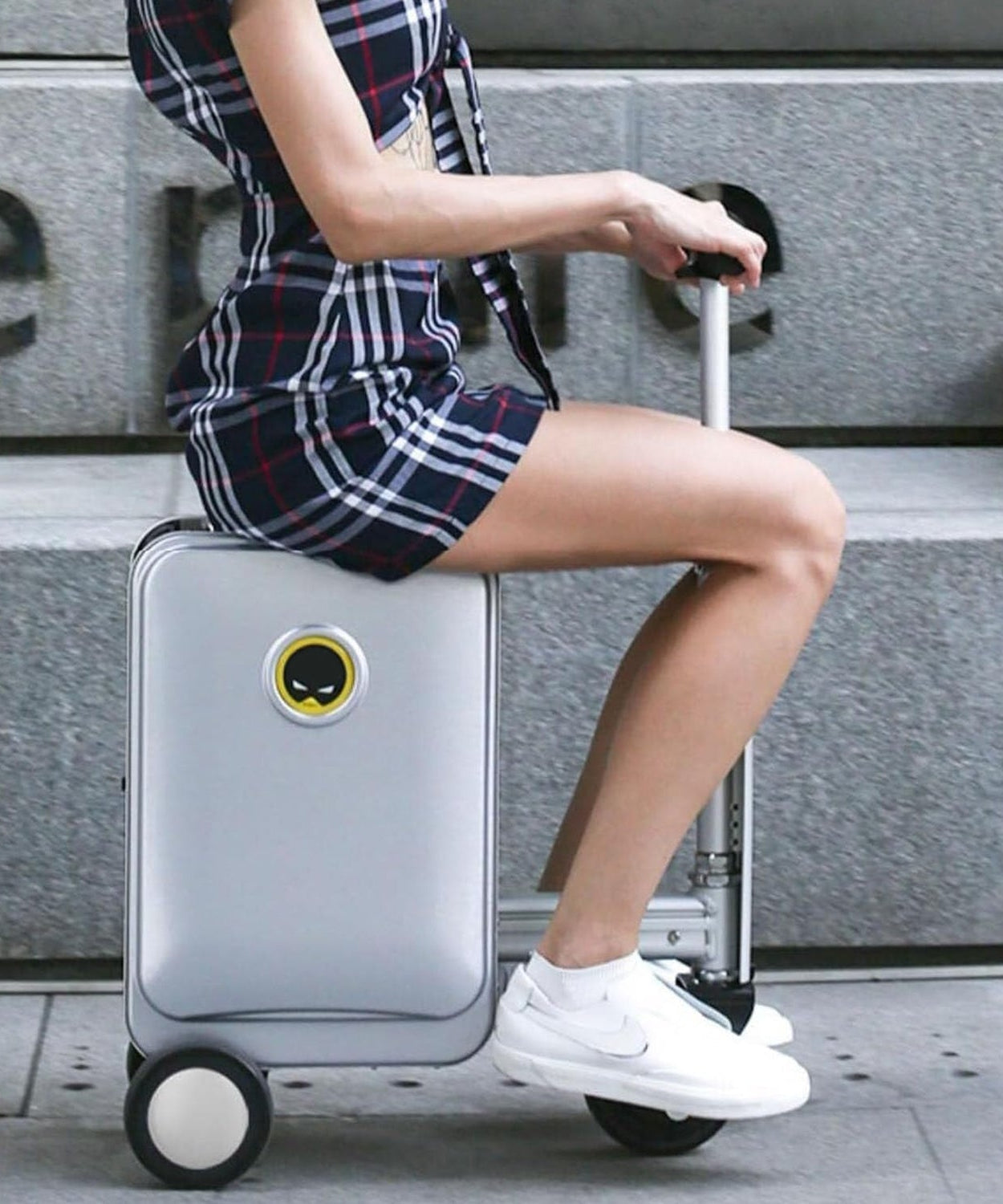 Electric suitcase smart driving luggage electric suitcase scooter with removable battery speed (1 Pc)