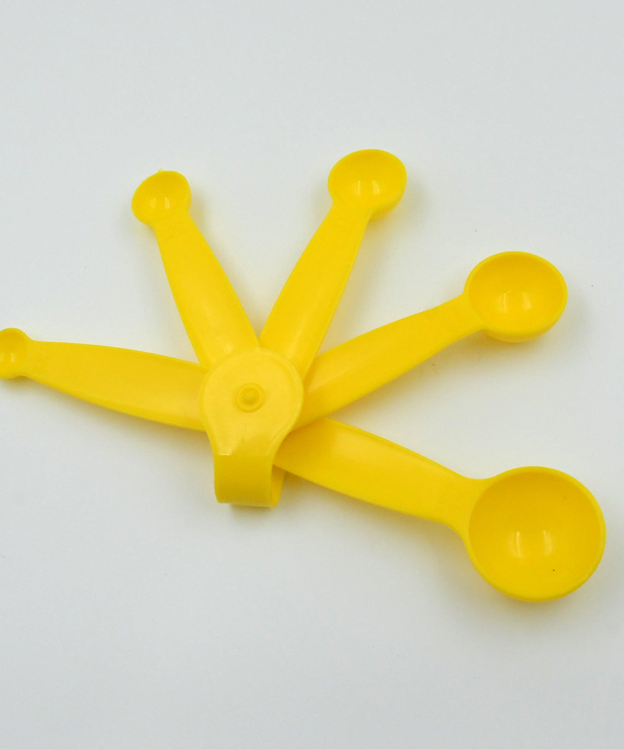 Measuring spoons set in plastic
