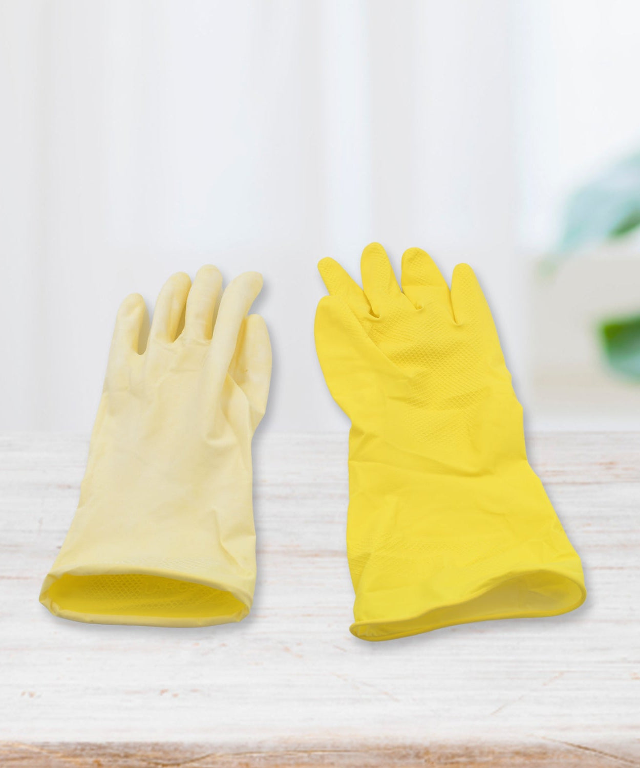 Versatile gloves for cleaning and household chores