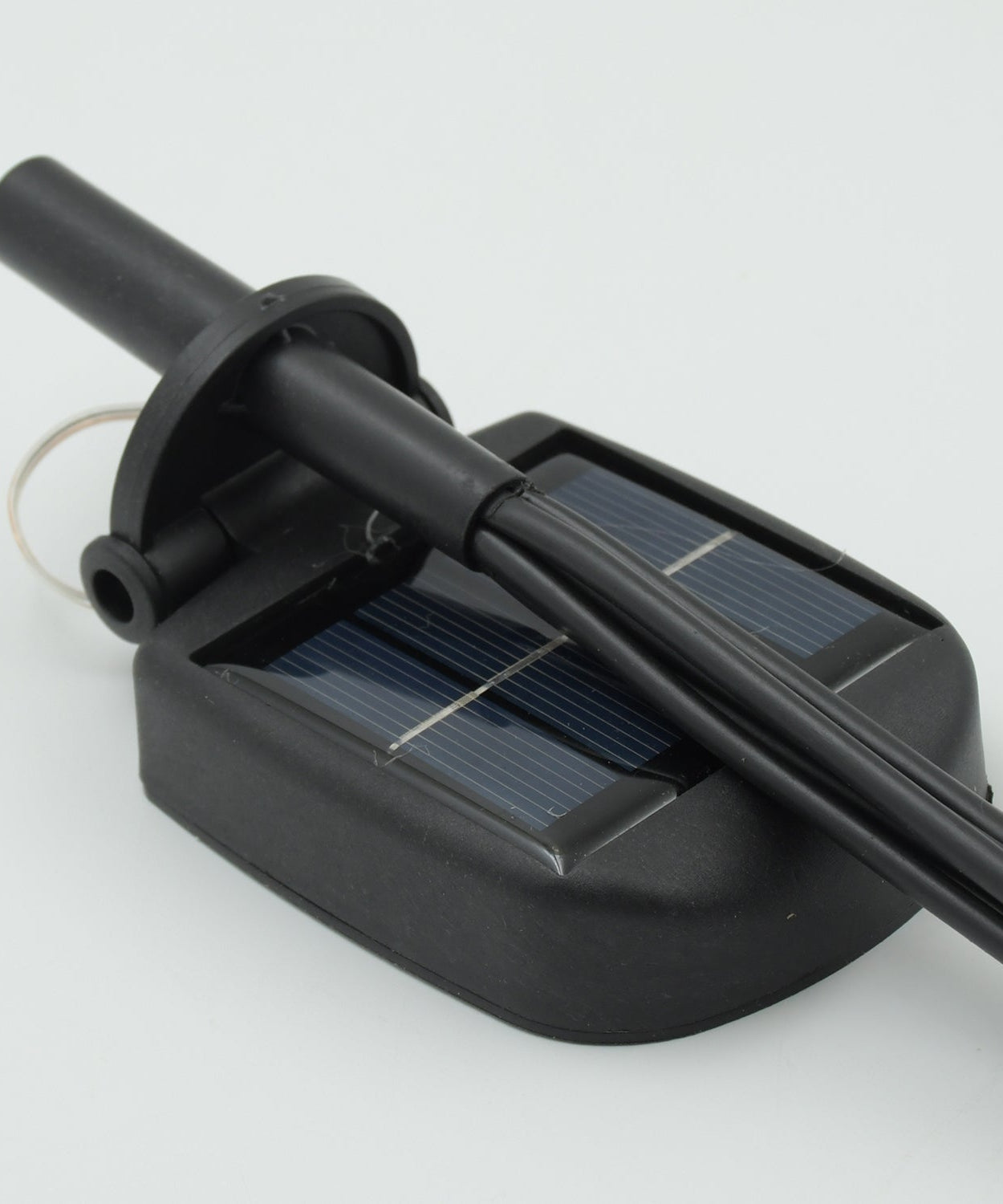 Waterproof solar lights for outdoor pathways