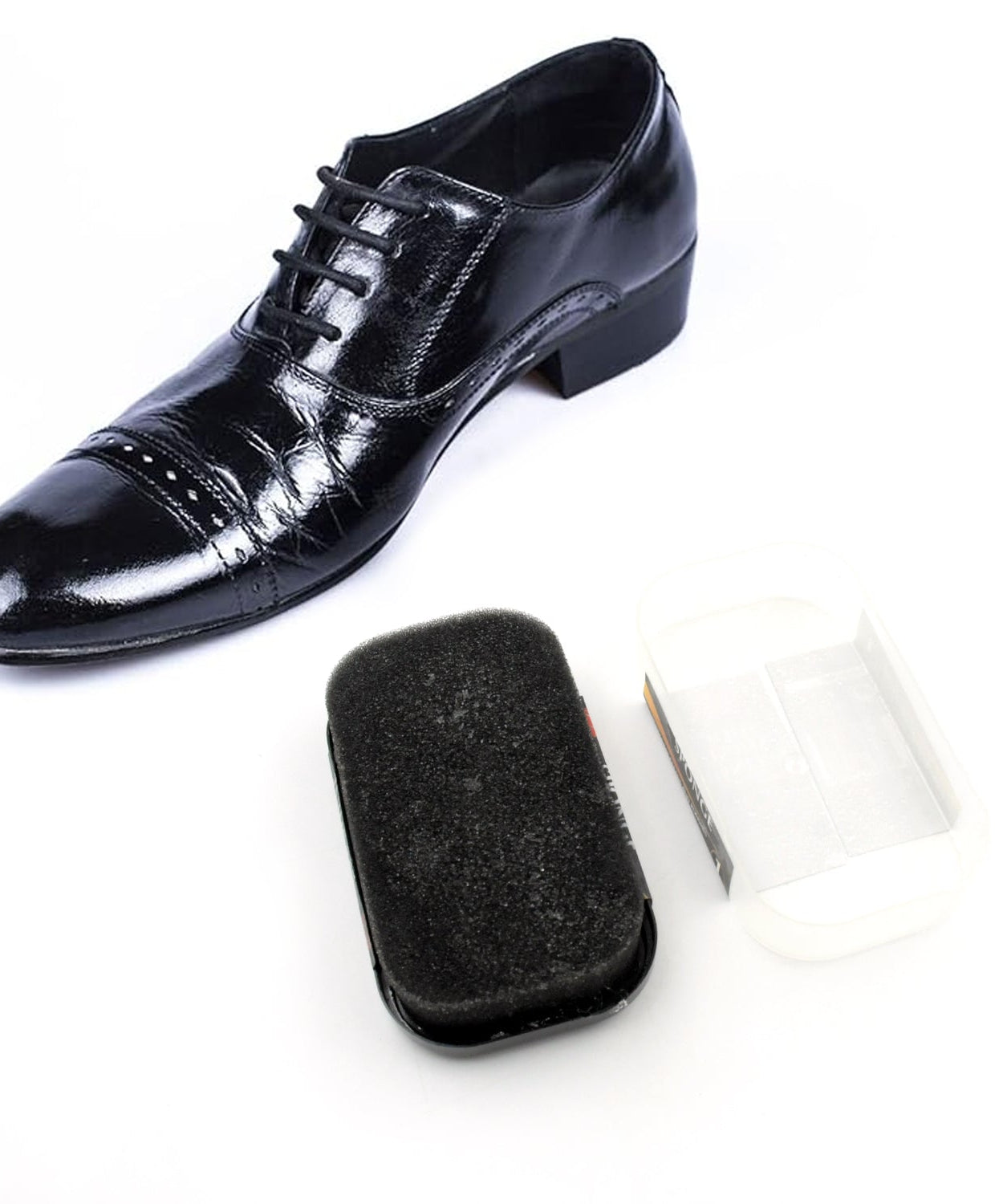 Complete shoe care set for leather shoes