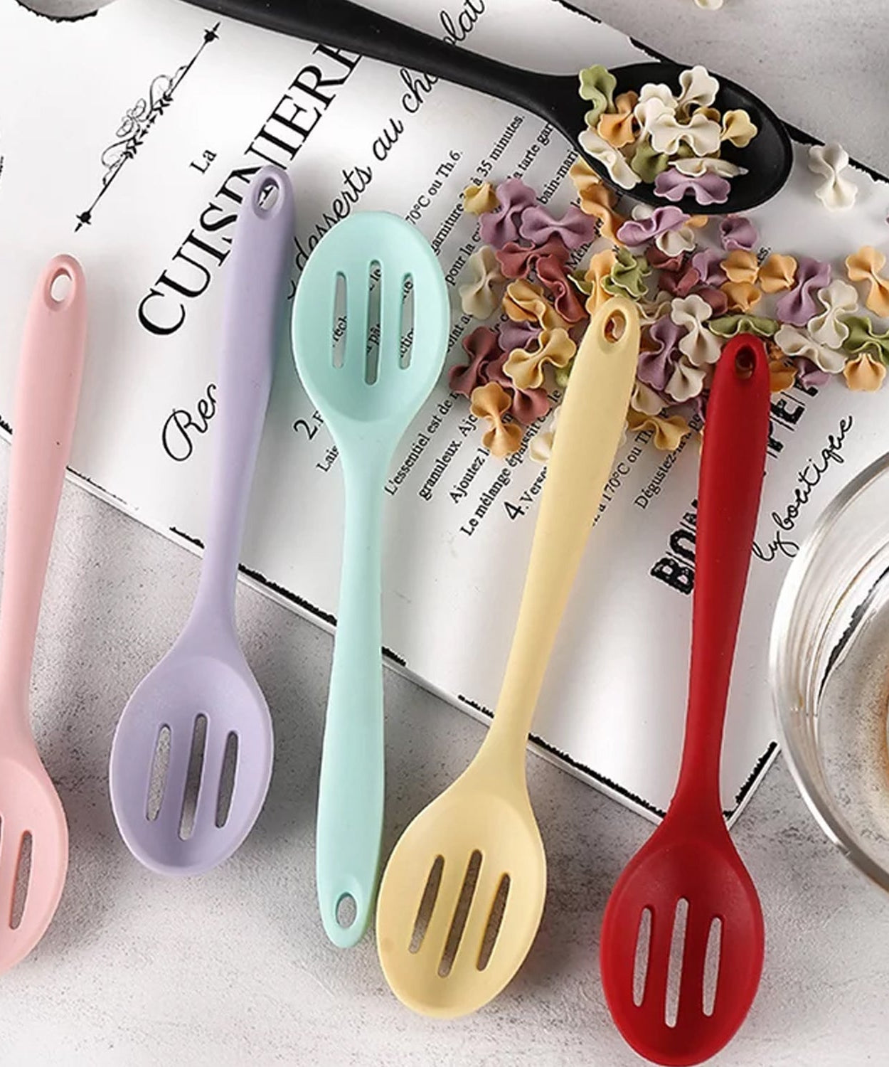 27cm heat-resistant silicone cooking tool, suitable for kitchen use.