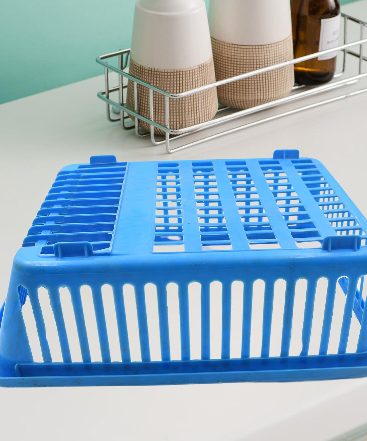 Plastic drainer with rack