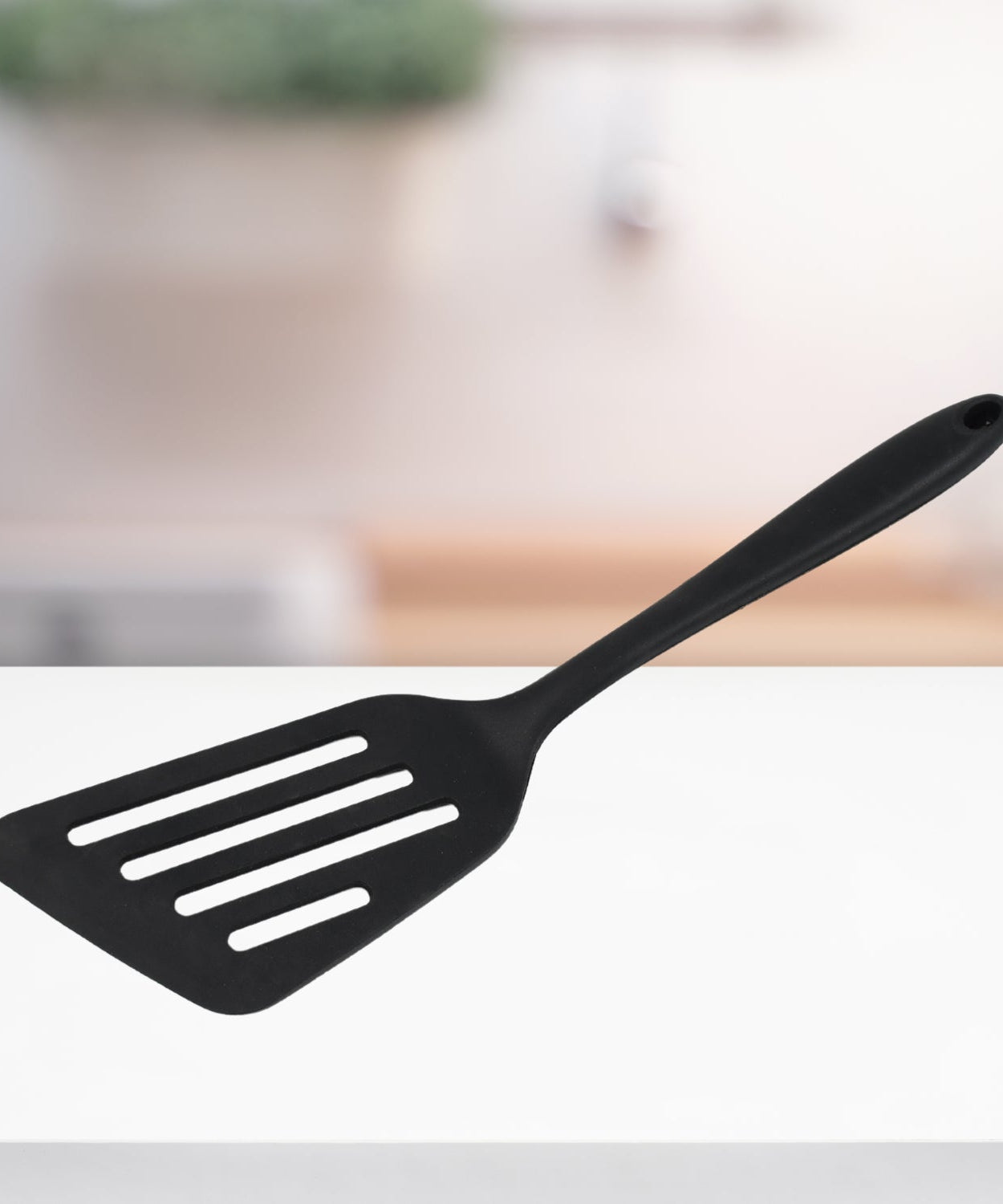 Heat-resistant silicone kitchen turner