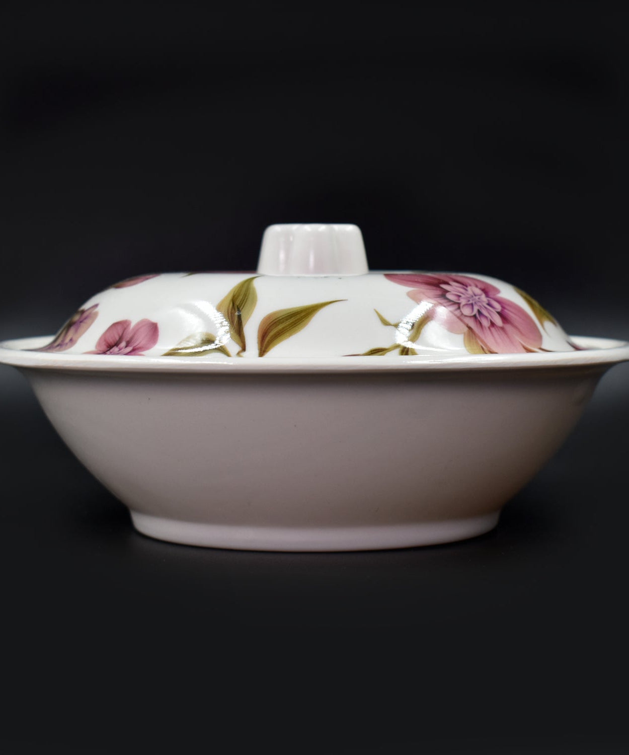 Modern 5-piece pudding set.