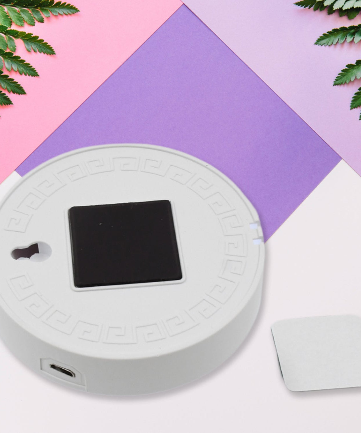 Round shape LED light with motion sensor, 8 LEDs, convenient for dark areas.