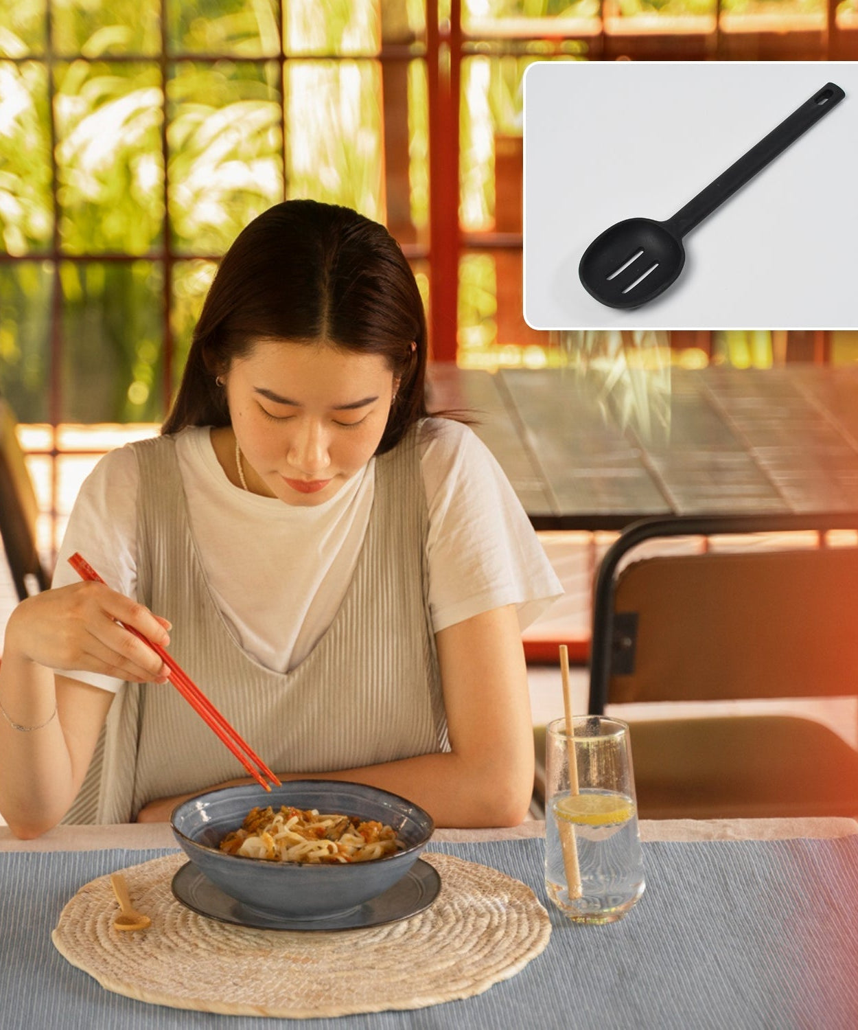 Silicone kitchen spoon with heat resistance