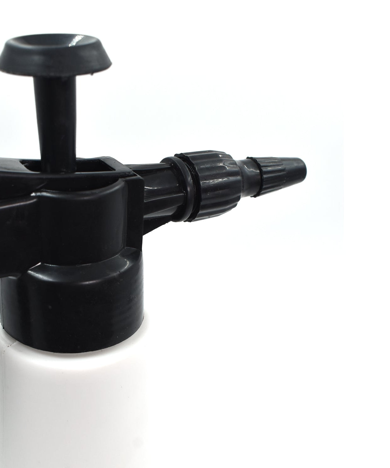 Garden sprayer with handle for easy use