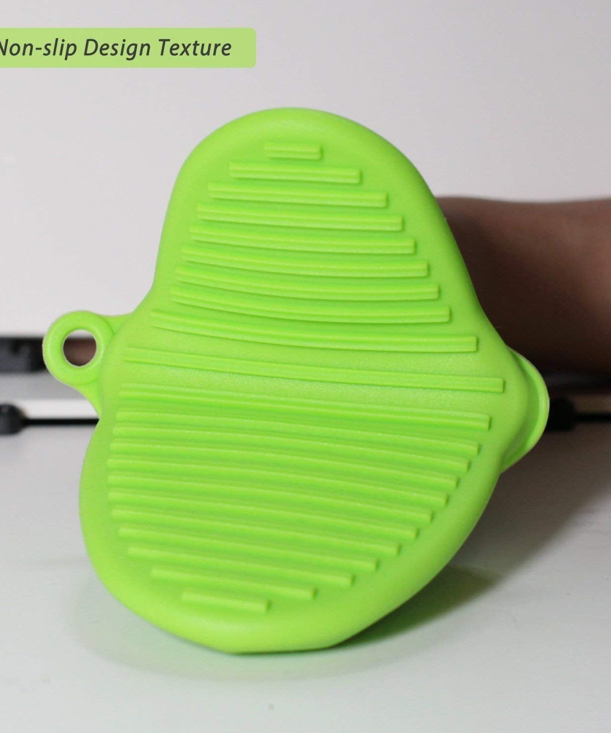 Heat-resistant potholder made of silicone in various colors