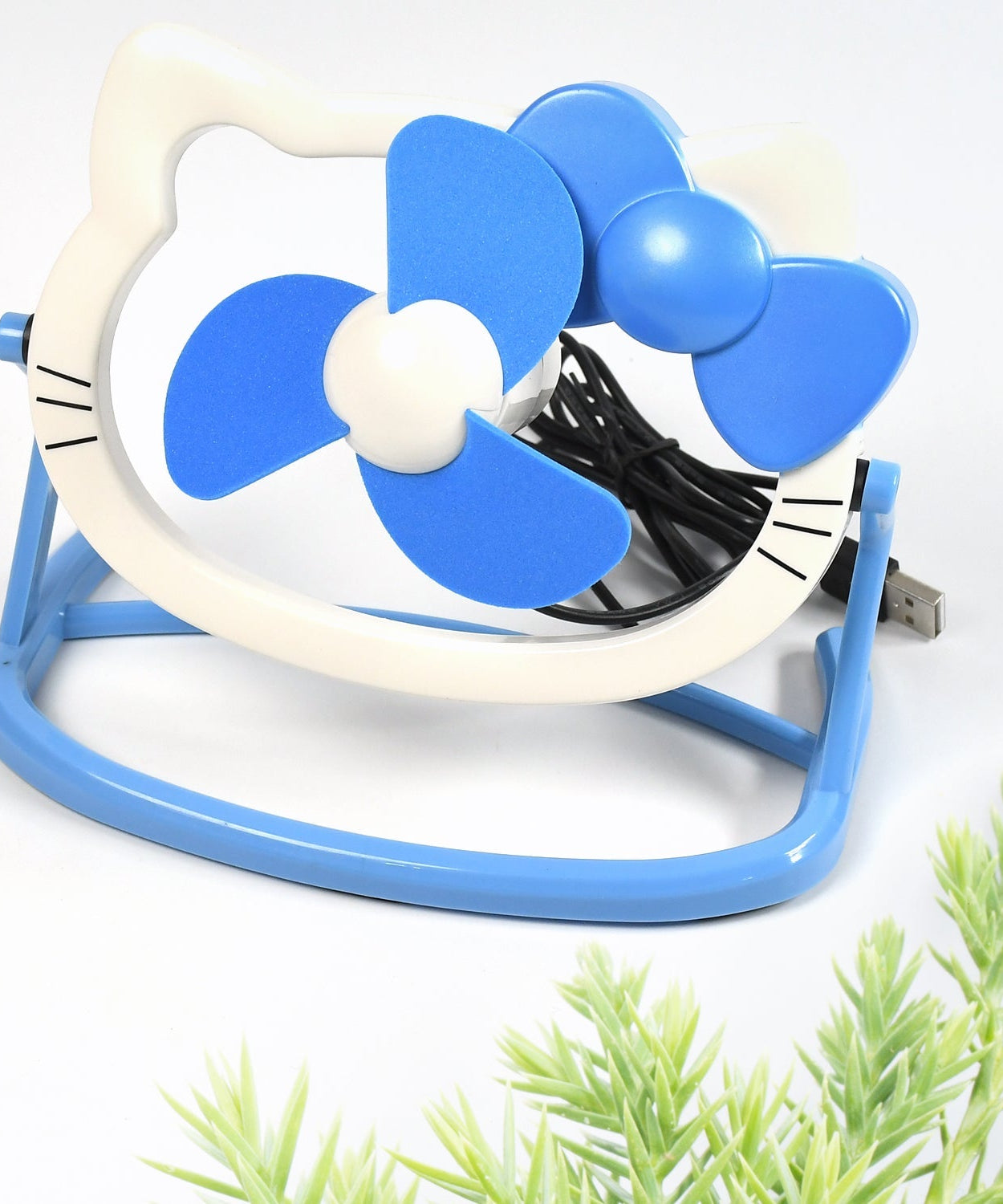 USB Mini Fan: Cute, Quiet & Portable Desk Buddy (Battery Not Included)