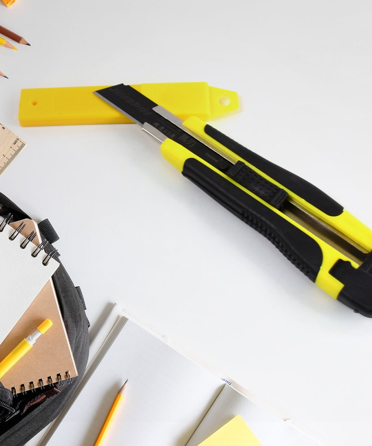 Cutter Knife Set with 1 Replacement Blades, Cutter Knife Advanced Tool (1 Pc / Mix Color)