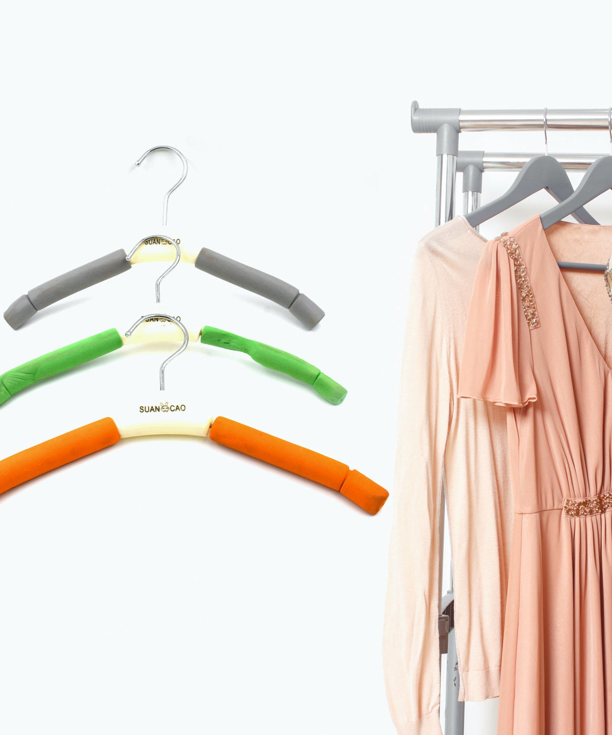 Solid Sponge Hanger Non-Slip Hanger (1 Pc / Mix Color / B Grade)