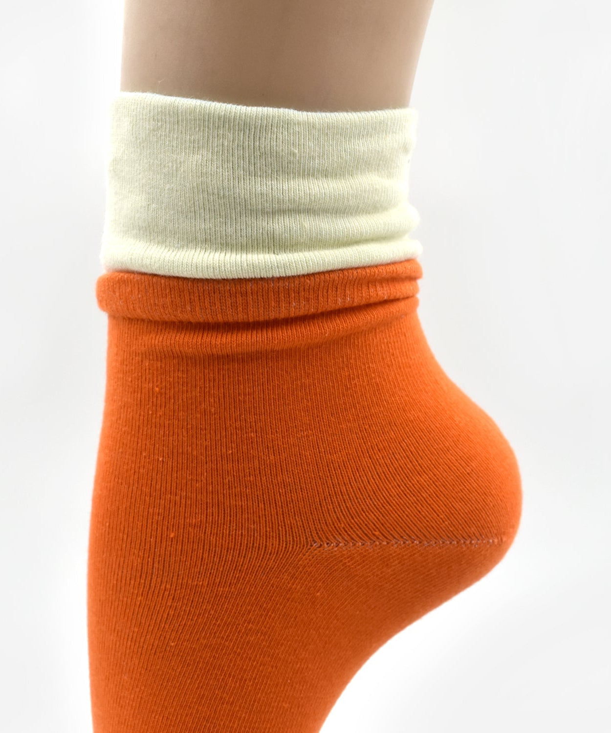 Classic socks with a breathable and soft feel