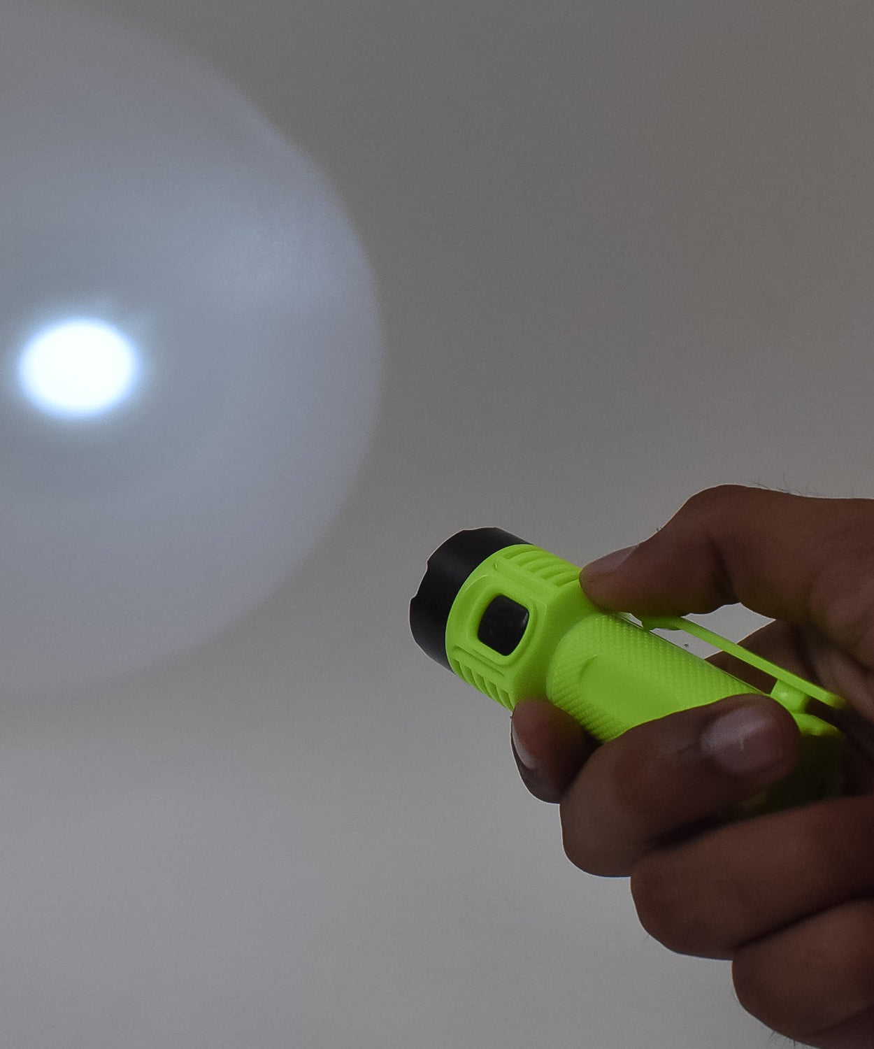 4 Modes Super Bright Led Torch High Lumens Fast Charging Flashlight / Torch (1 Pc)