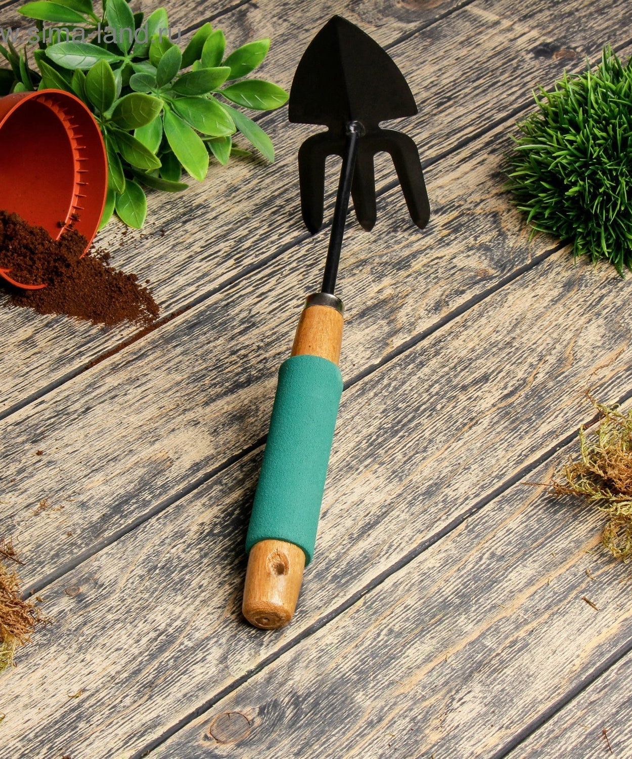 Double hand hoe gardening tool