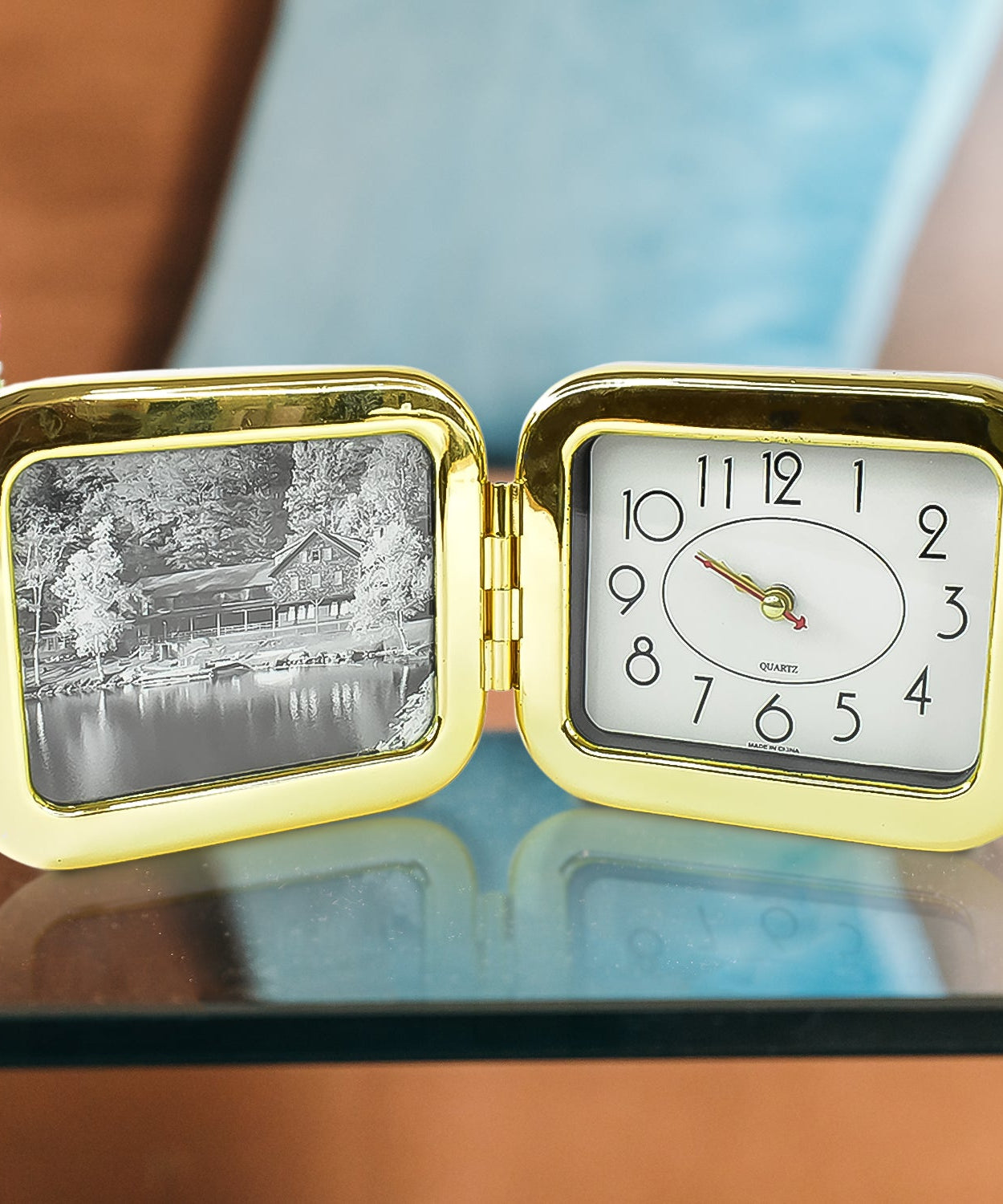 Portable Foldable Desk Clock – Space-Saving and Stylish (1 Pc)