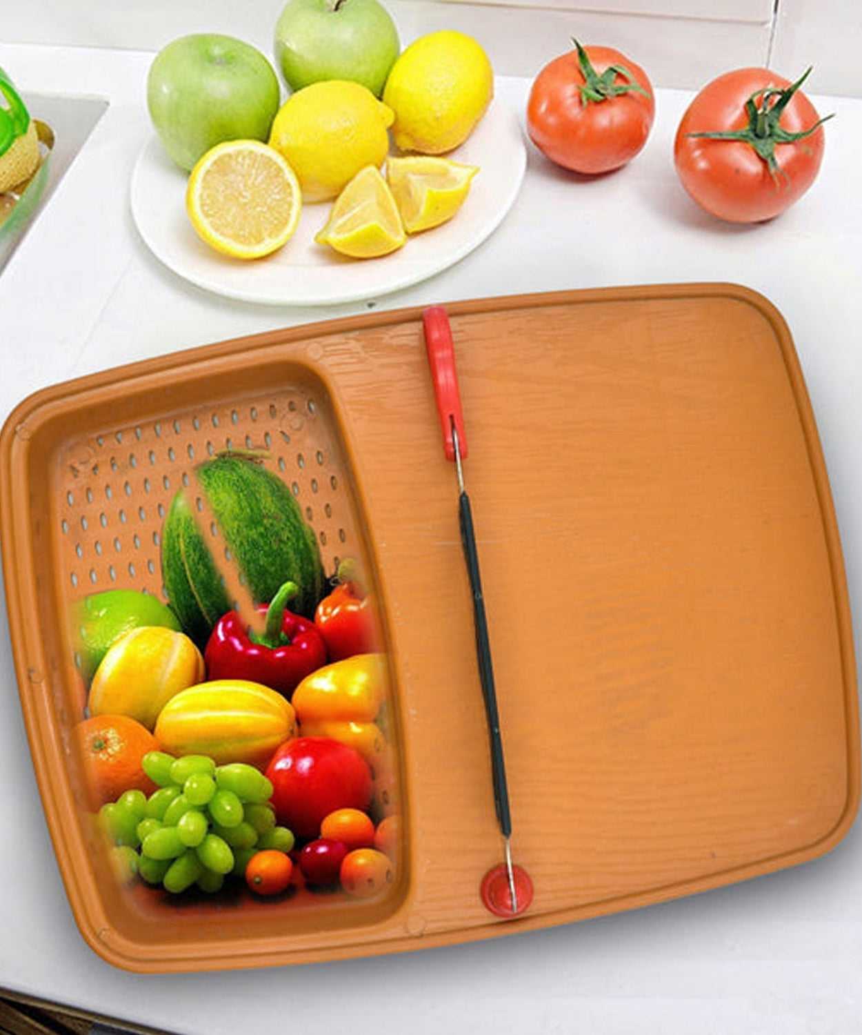 Box and tray set for cutting and washing, convenient for kitchen use with fruits and veggies.