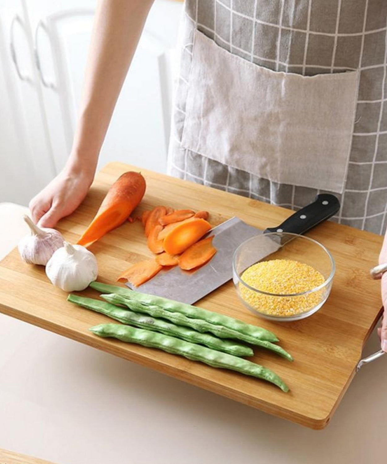 Wooden chopping board for vegetable and fruit cutting
