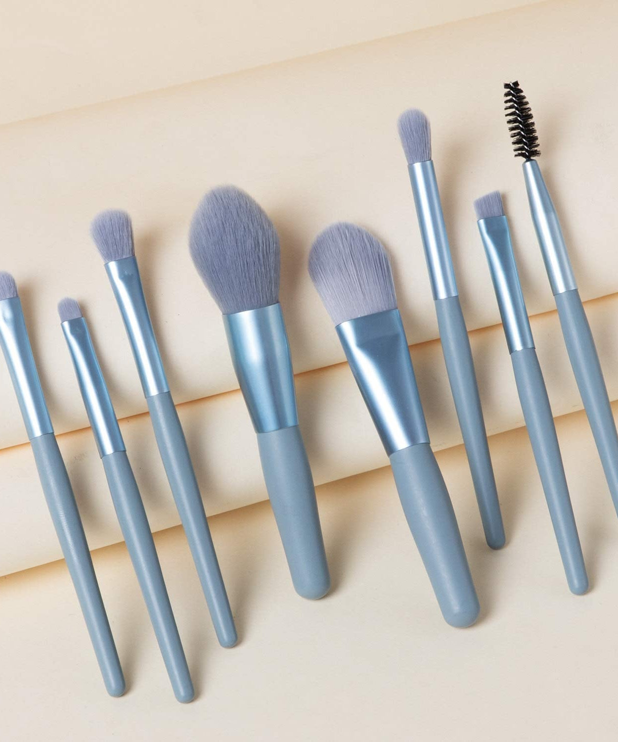 8-Piece Mini Makeup Brush Kit – Portable Premium Synthetic Set with Case (Mix Colors)