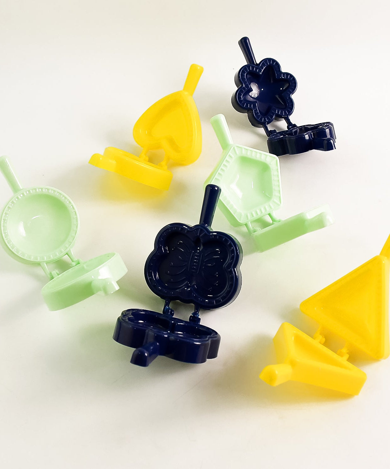 Plastic Snack Cutter 