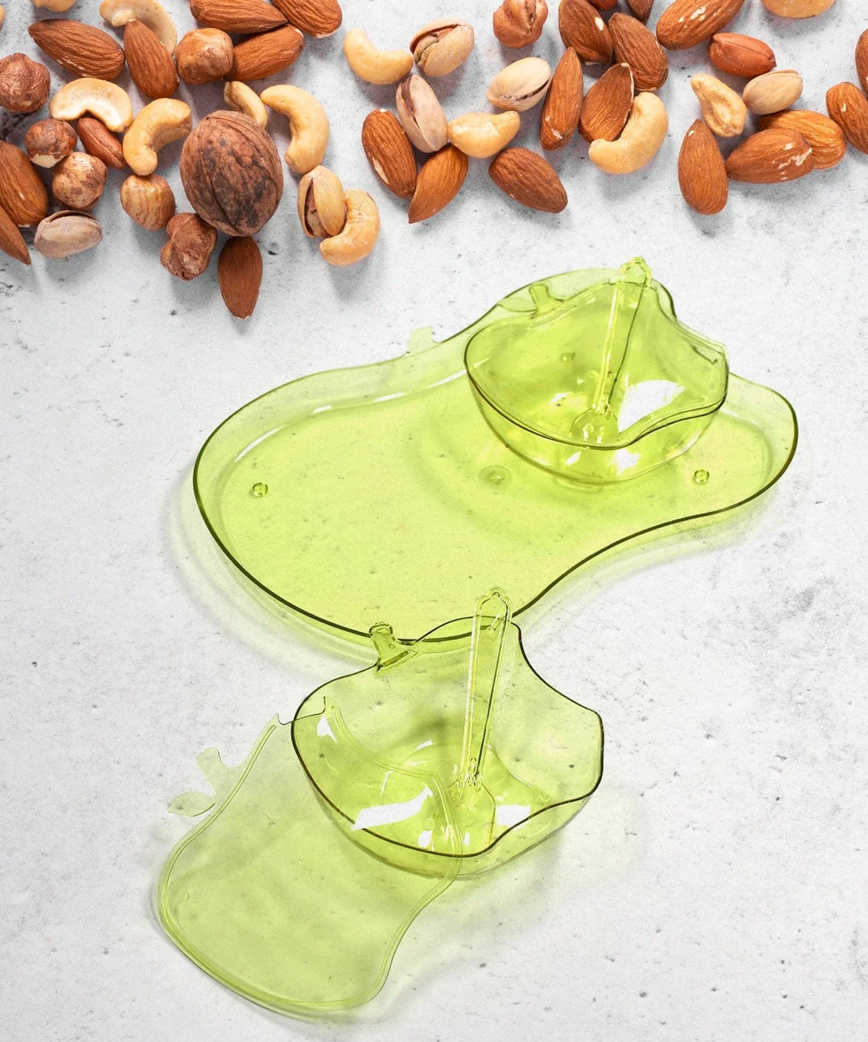 Tray bowl shaped like an apple