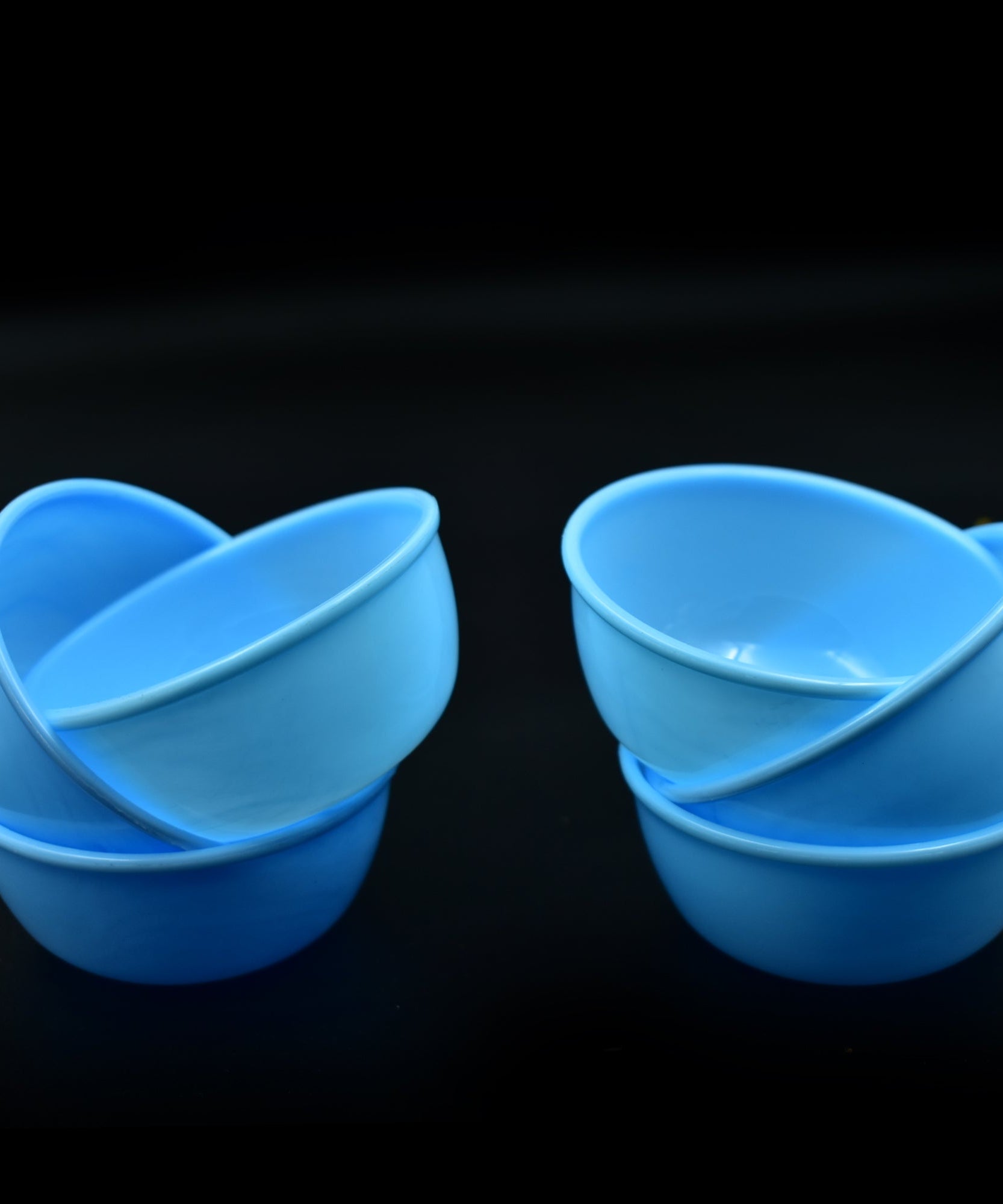 Microwave-safe plastic bowls, set of 6, unbreakable.