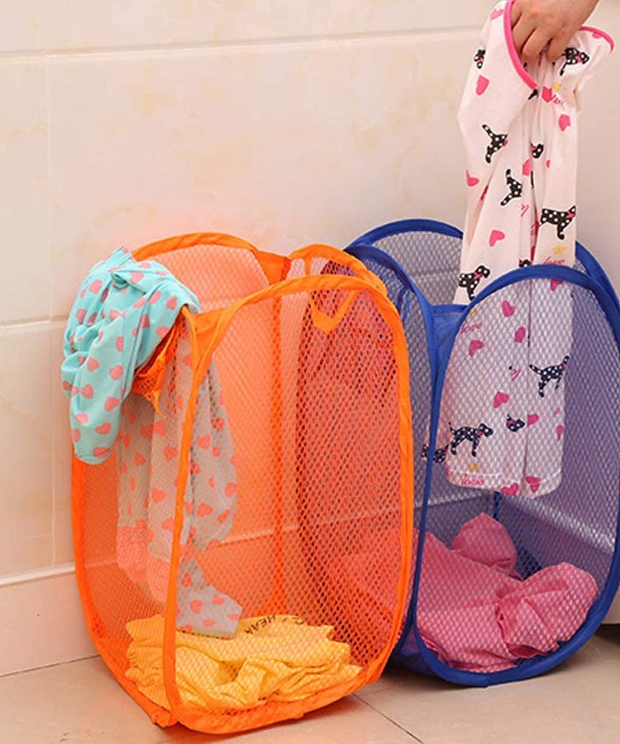 Foldable laundry basket