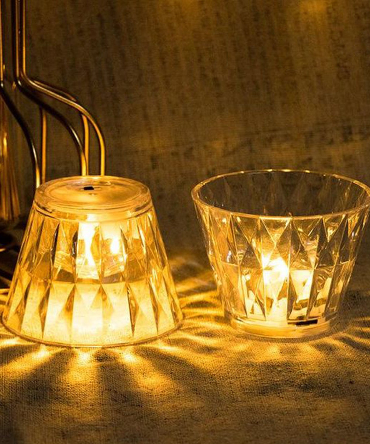 ShimmerCup Table Lamp