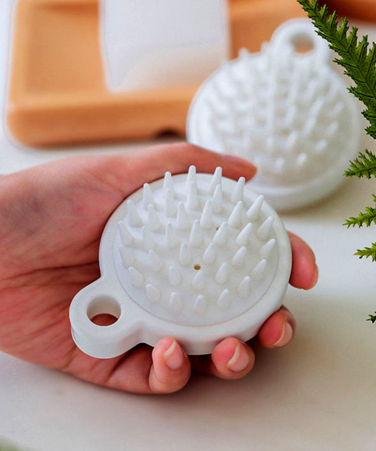 Comb Scalp Massage Brush, Hair brush, Hair Comb, Shower Brush, Bath Massage Brush, Small Portable Brush Washable Massage Comb Bath Shampoo Massages Effectively Remove Loose Short Hair, Hair accessories