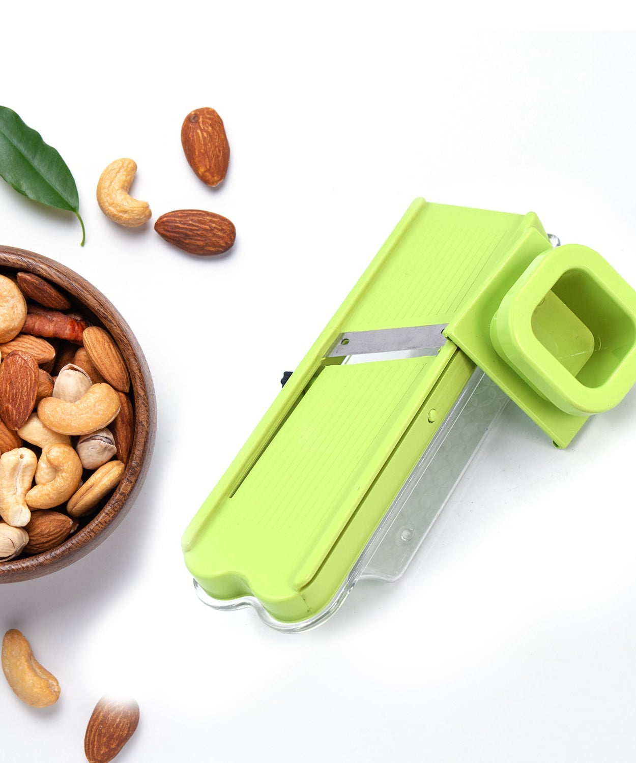 Efficient dry fruit and vegetable cutter.
