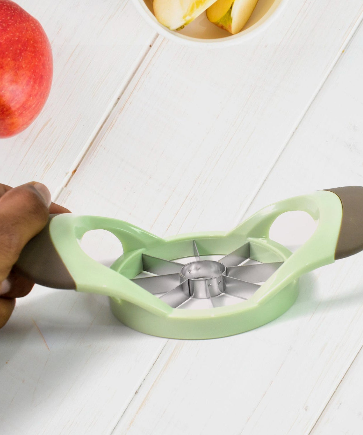 Fruit and Vegetable Cutter Stainless Steel Fruit Separator, 8-cut apple slicer (1 Pc)