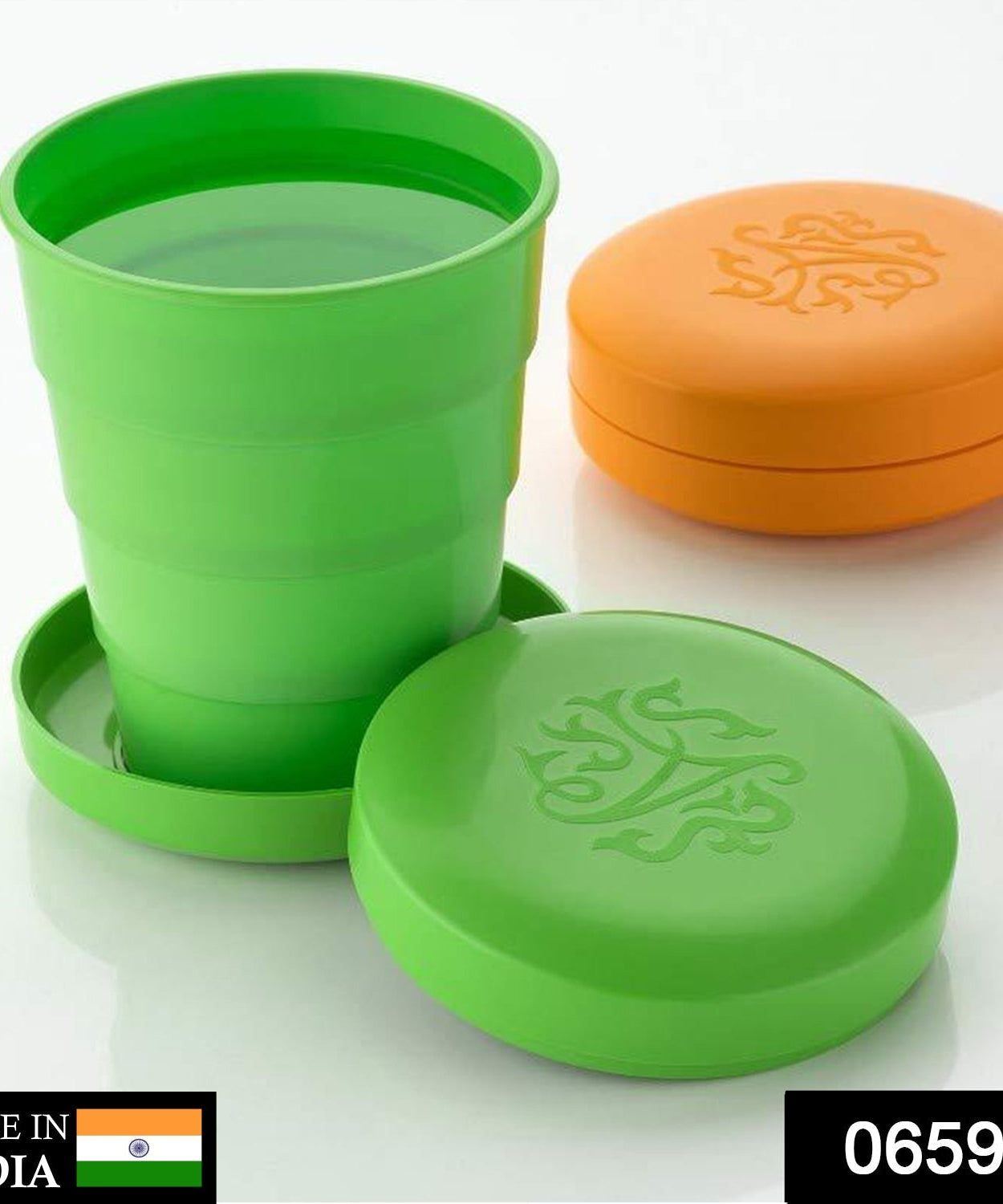 Compact travel cup with foldable design
