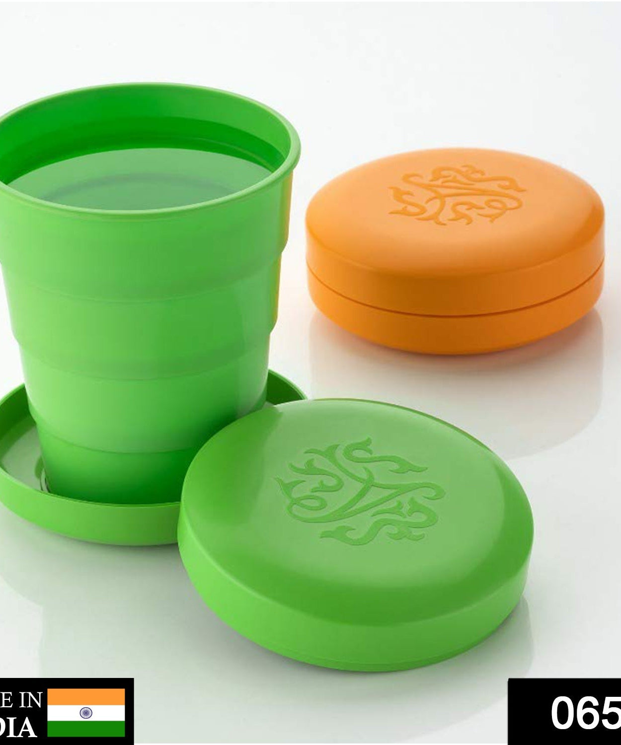 Compact expandable tumbler for travel, foldable design for easy carrying