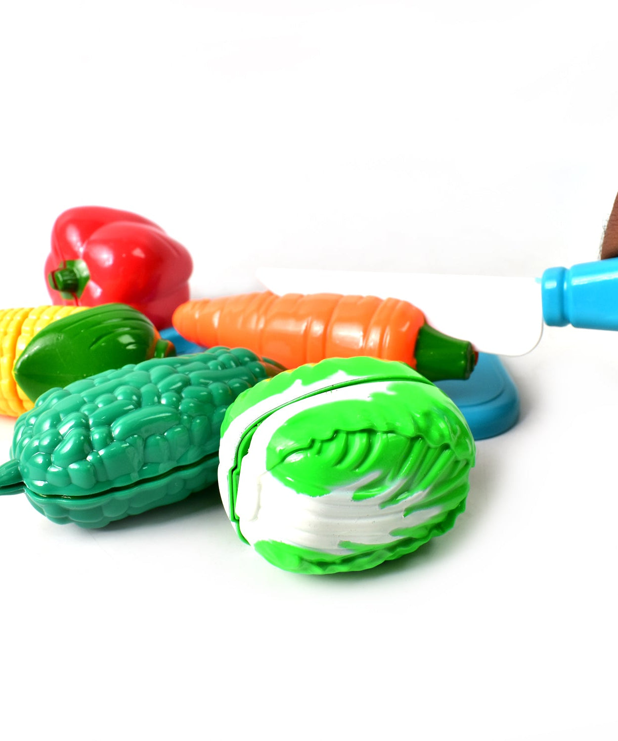 Realistic slice-able fruits and vegetables cut in 2 part play toy set