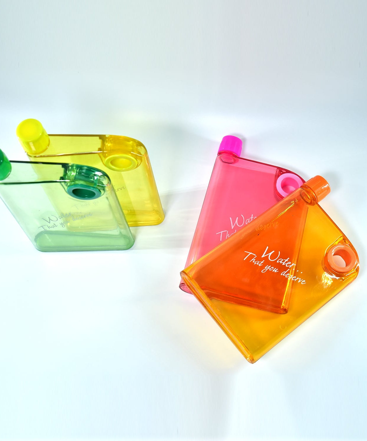 Slim, multicolor water bottle with a notebook look.