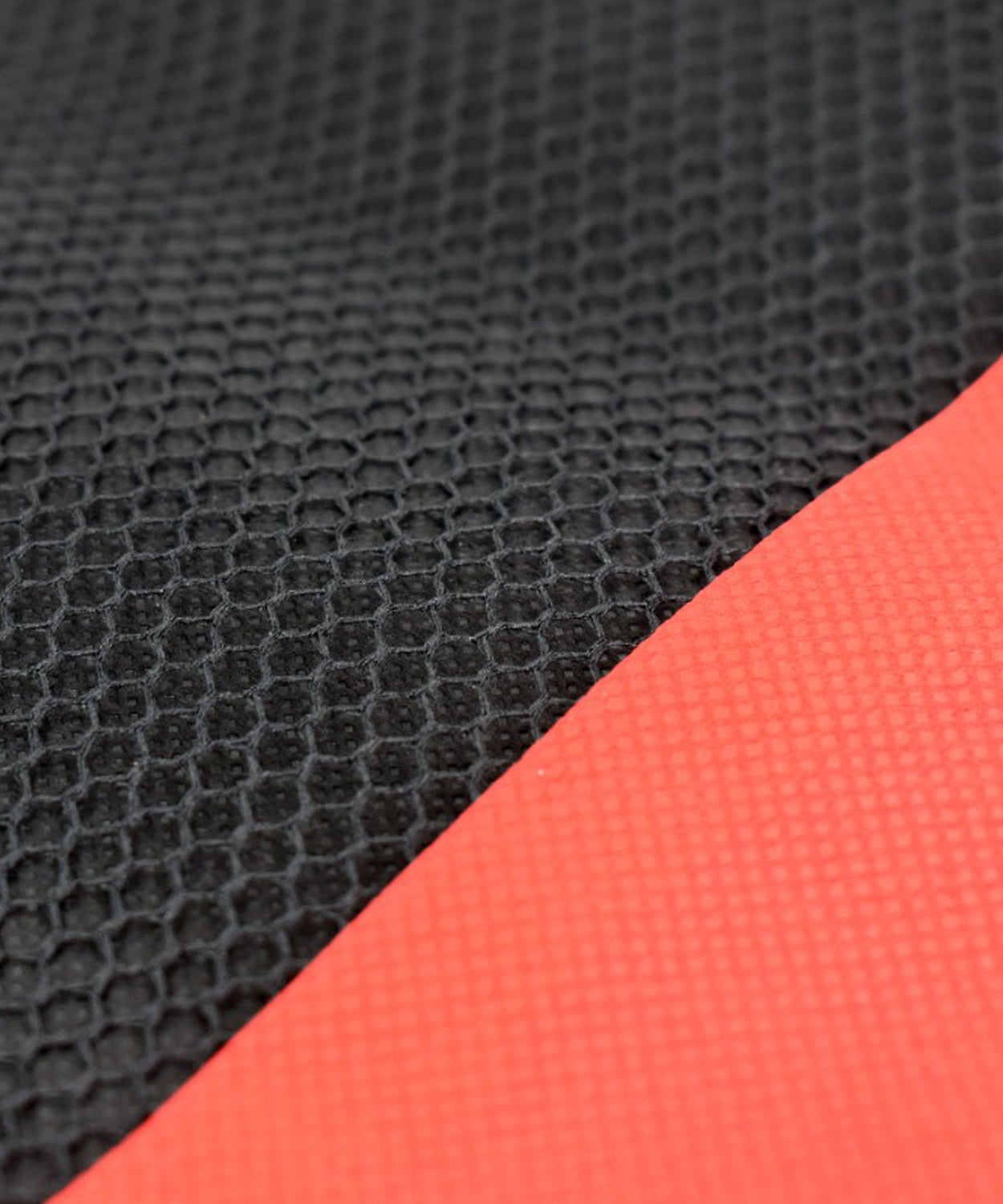 Cover bag for laptops, offering secure and easy carrying options