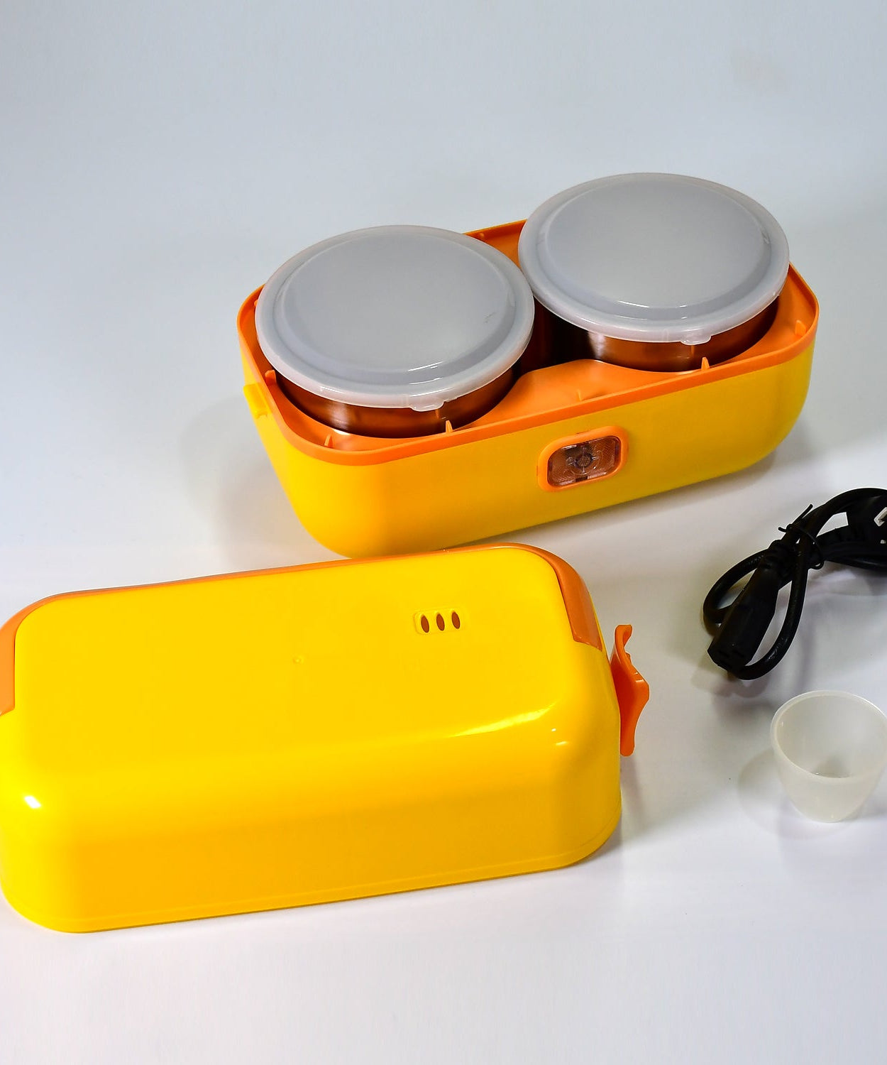 Single-layer electric lunch box with removable container