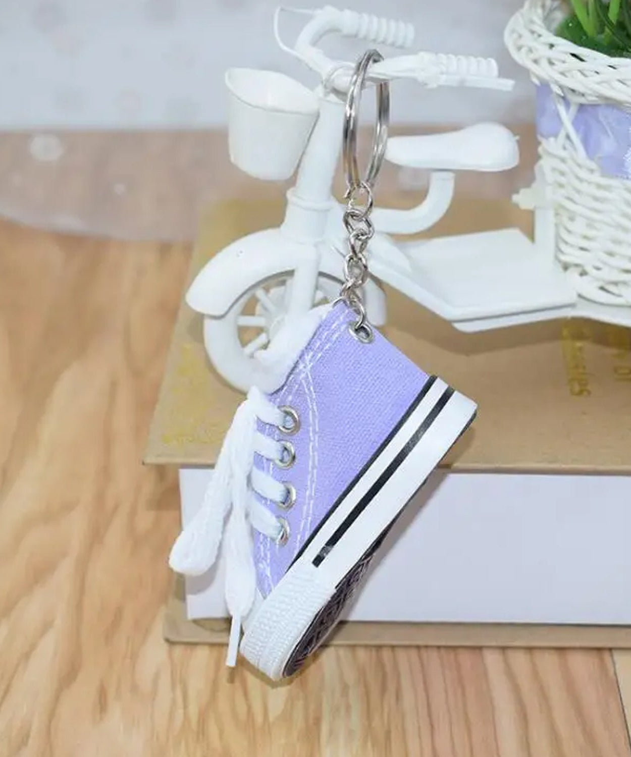 Mini Shoes Keychain, Stylish, Accessories for Perfect Gift, Backpacks (1 Pc)