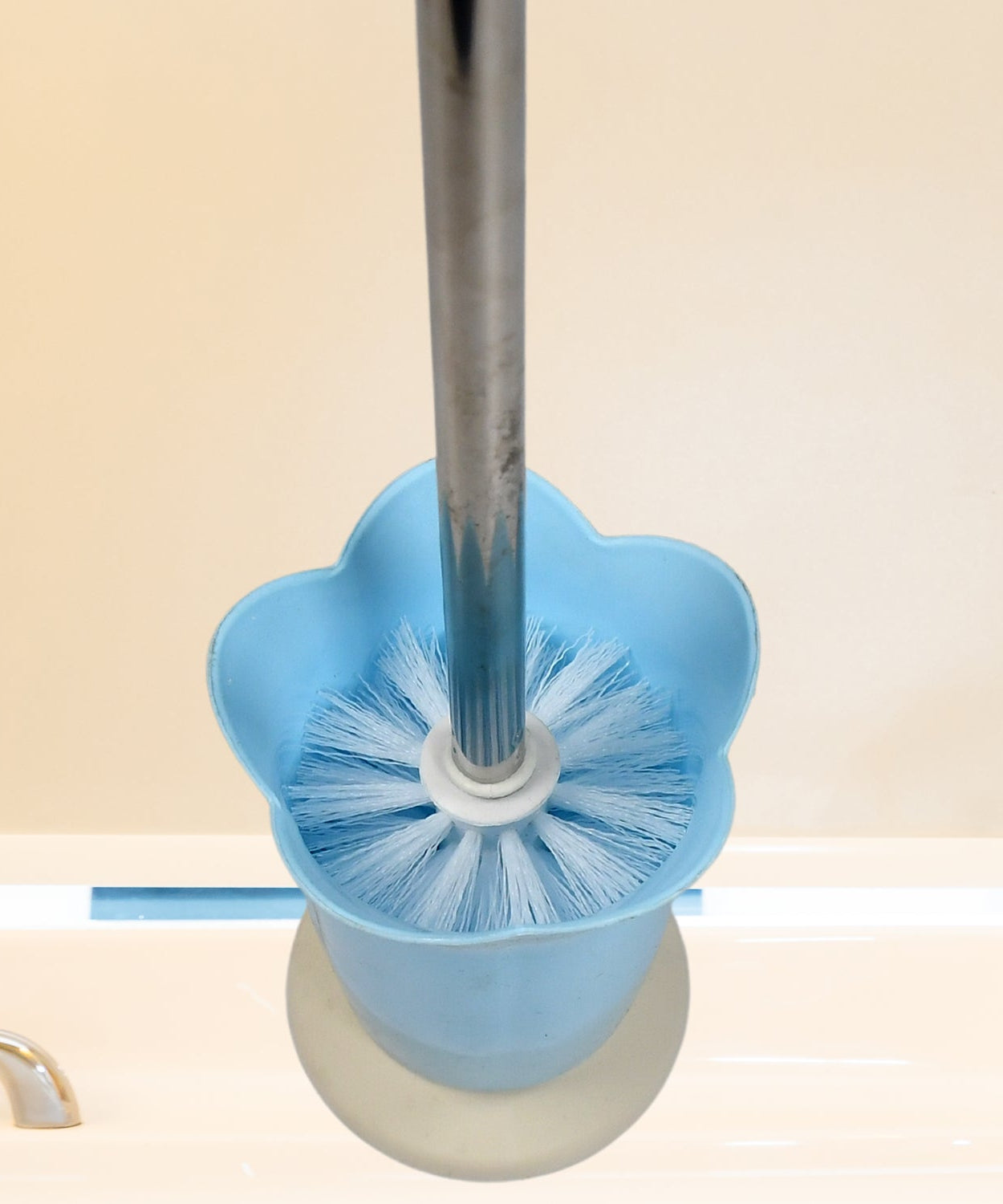 Western toilet brush with stand