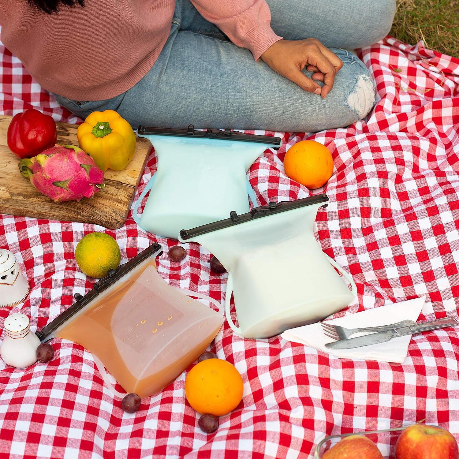 Eco-Friendly Food Storage: Reusable Silicone Bags (3-Pack) - Leakproof & Safe