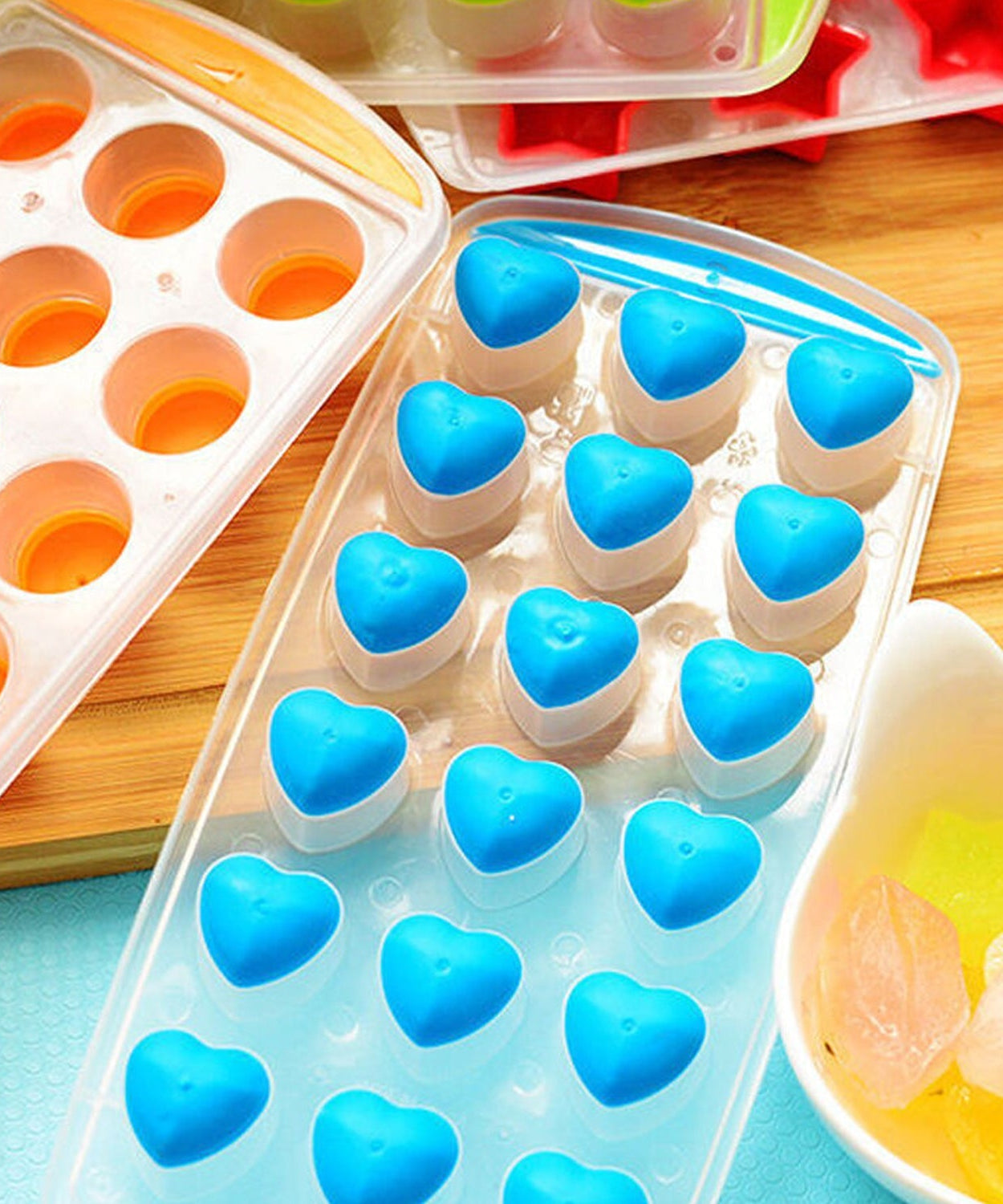 Premium silicone ice tray with -up feature
