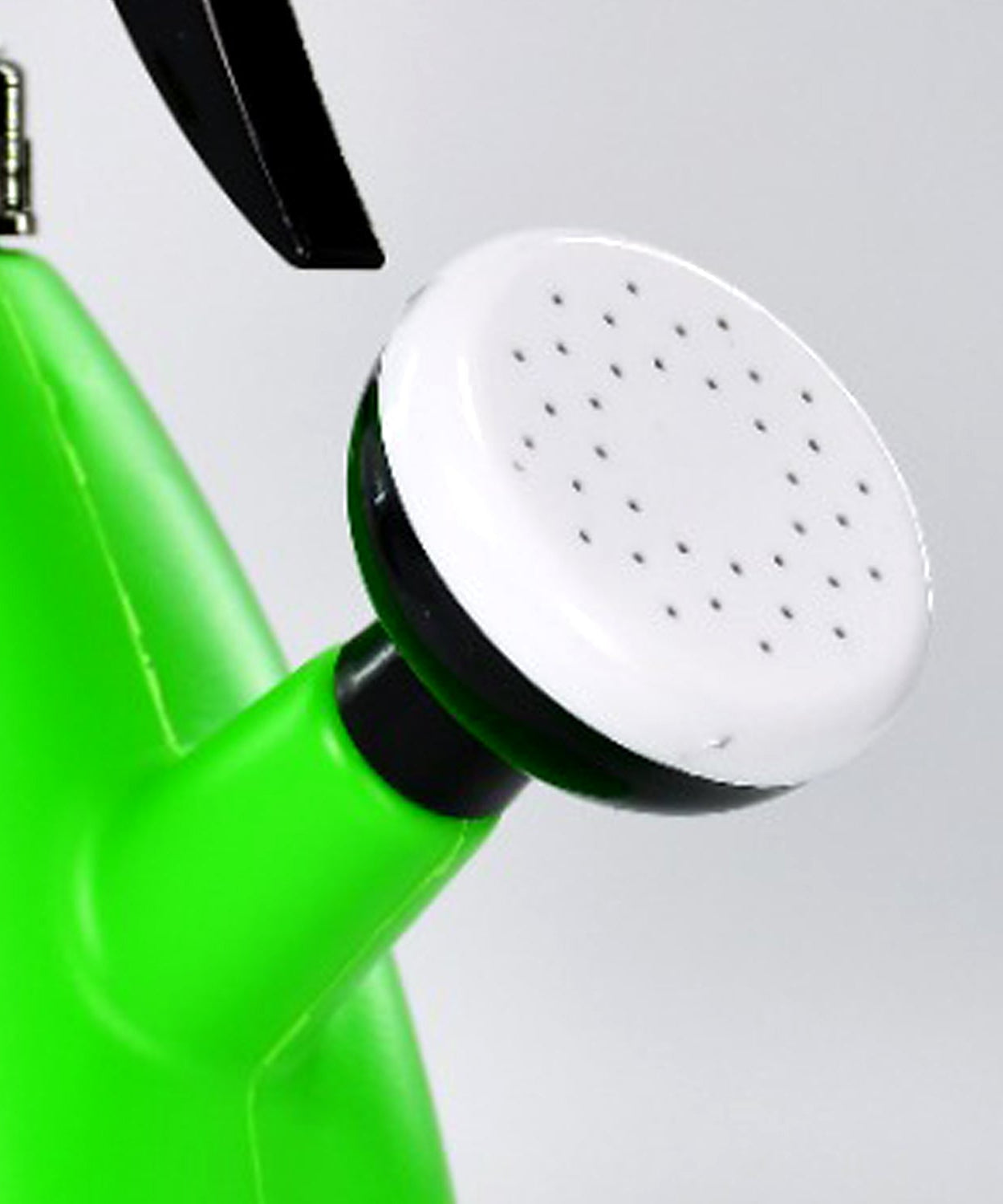 Manual sprayer for gardening